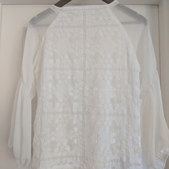White blouse with embroidery. - Picture 5 of 5